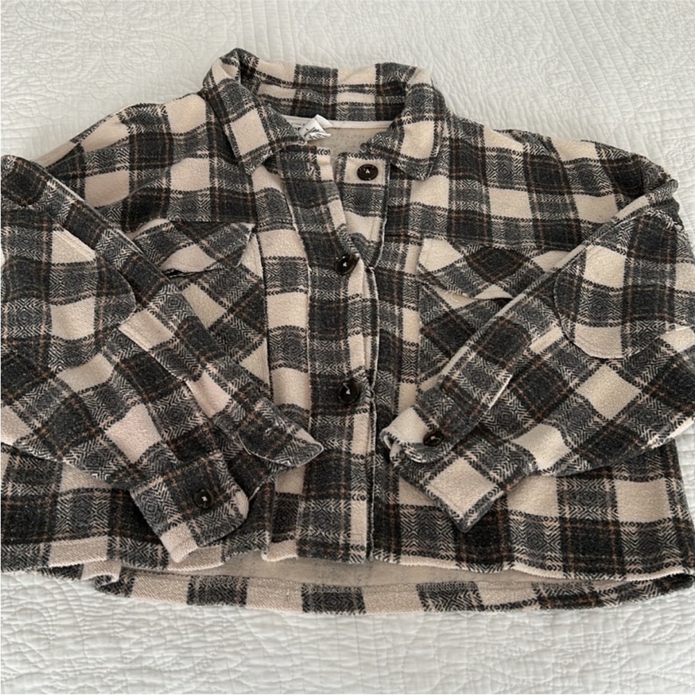 For the Republic Cropped and Boxy Shacket Size Medium Gray/Tan/Cream